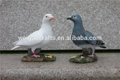 Elegant resin white doves figurines