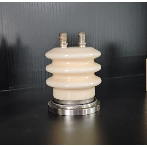 Isolador cerâmico de alumina termicamente estável
