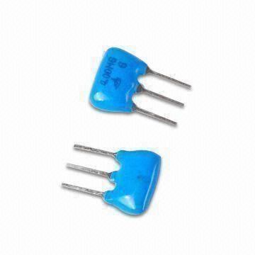 Ceramic Resonator with Built-in Capacitor from 1.79 to 10.00MHz