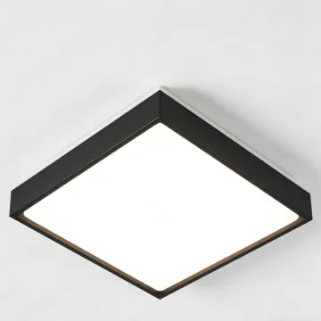Ceiling light with balanced brightness