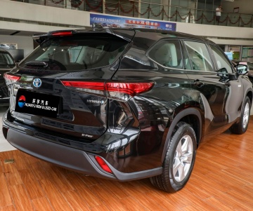 Högkvalitativ begagnad Toyota Highlander LHD Hybrid 4WD SUV - 5 platser