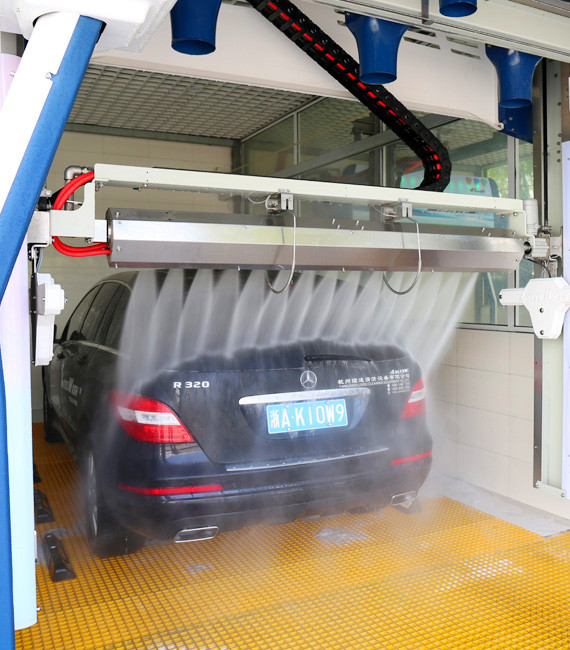 Leisuwash SG robotic car wash system