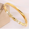 Brazalete de titanio incrustado de bambú