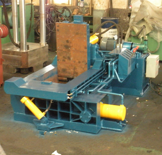 Hydraulic Auto Scrap Iron Shavings Chips Metals Compactor