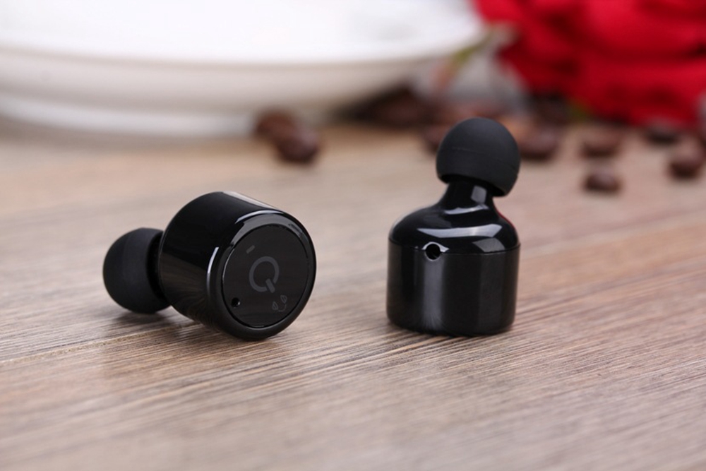 TWS Bluetooth Earbuds (52) TWS Bluetooth Earbuds (52)