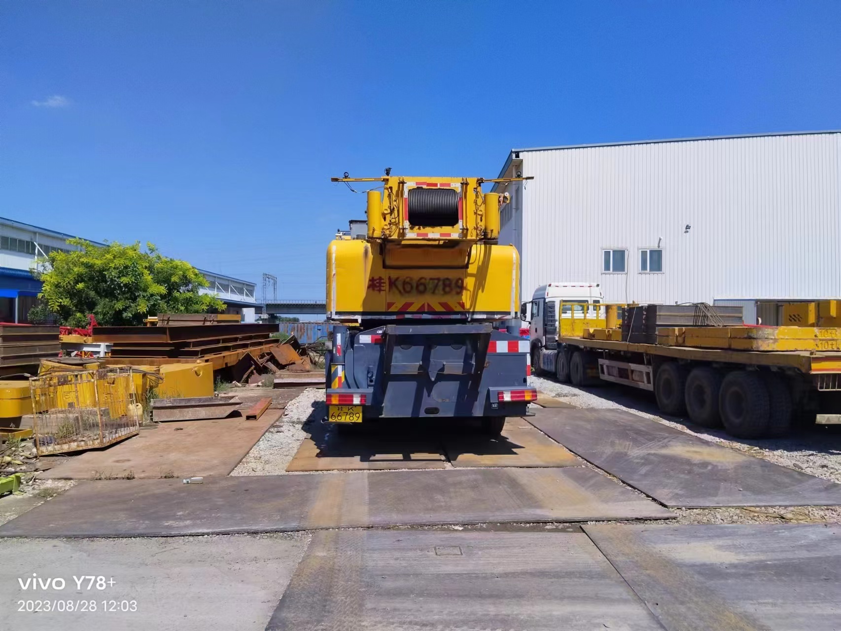 the back of truck crane the back of truck crane