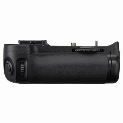 NEW For Nikon D7000 camera battery grip