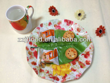 4 diameter round orange sandwich biscuit