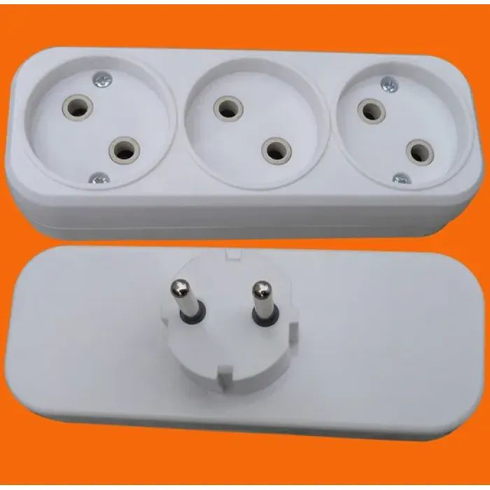 Adaptor Tiga Soket Universal