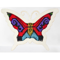 Imán de nevera hecho a mano bordado con mariposas de estilo étnico