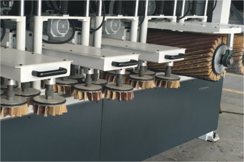 Automatic heavy profile sanding machine