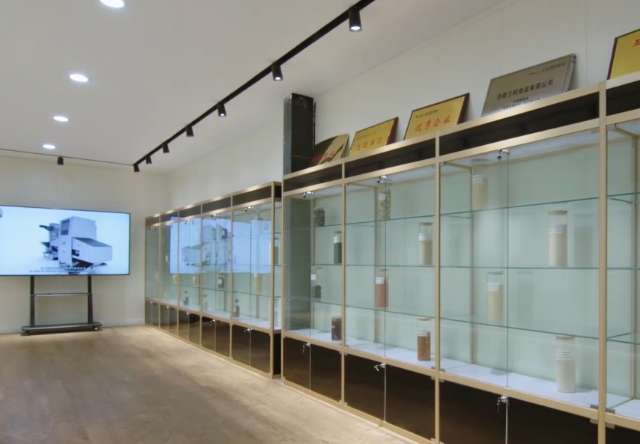 garlic factory exhition cabinet