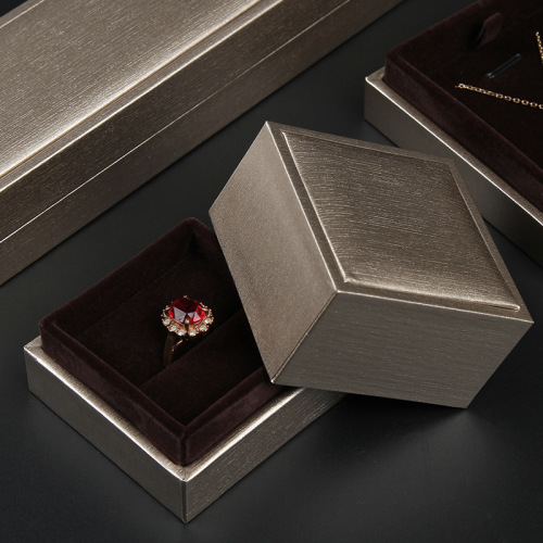 Textura de joyas de paquete de cuero de papel logotipo personalizado