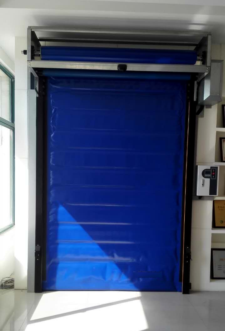 Cold storage freezer sliding rapid door