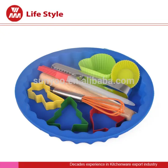 nice design Christmas silicone children cake bakeware with Christmas tree, ring, star shape mould and wooden flour stick