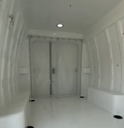 Maxus Dana V1 Electric Refrigerated Van 50 kwh L3H3 90kw 120kw Roof-mounted Front-mounted