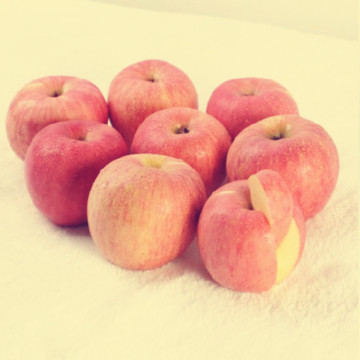 2014 Top Quality FUJI Apple (SGS Certificate)
