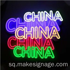 Shenja neoni akrilik në natyrë