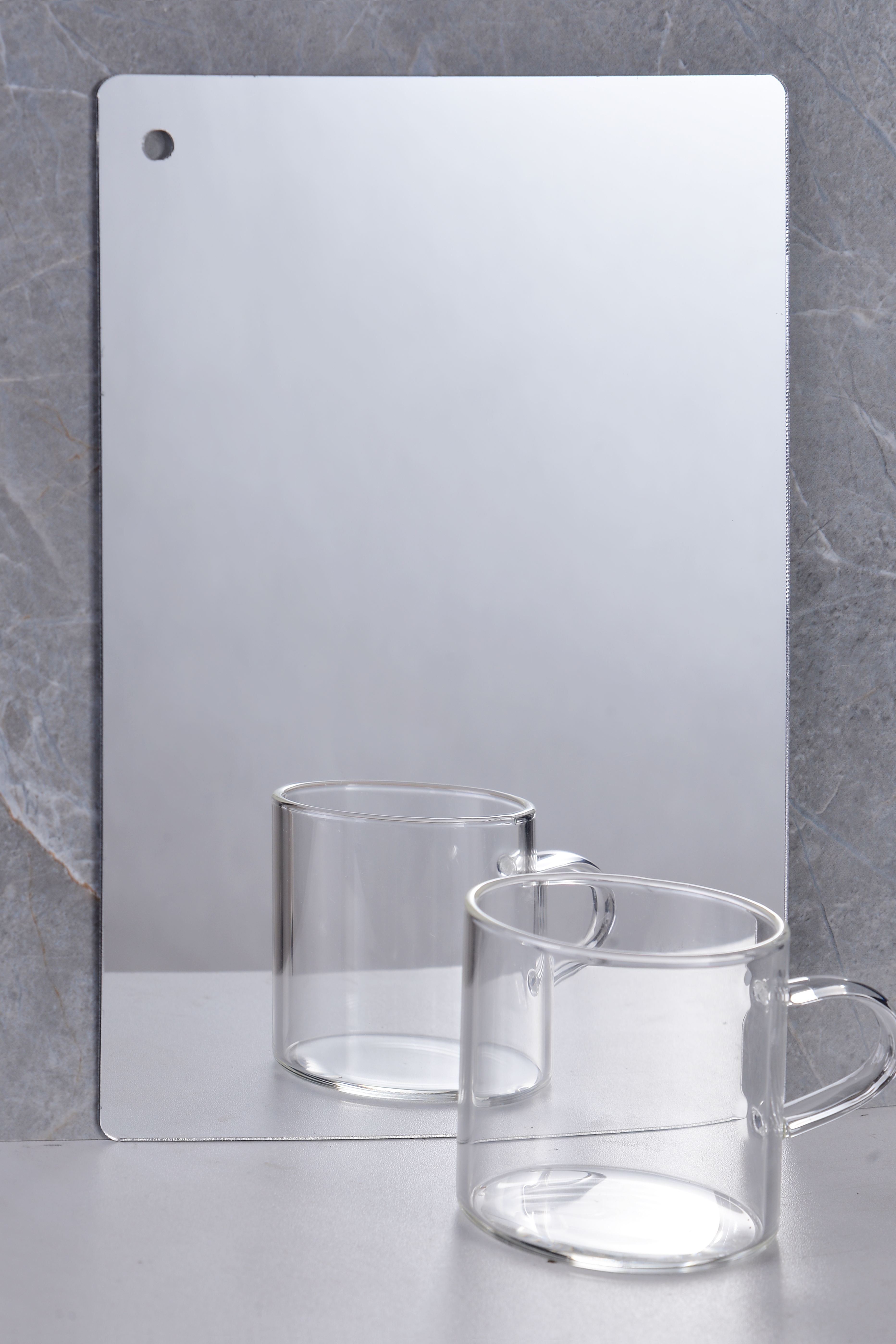 स्पष्ट ऐक्रेलिक दर्पण शीट