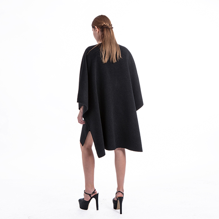 Fashionable cashmere overcoat
