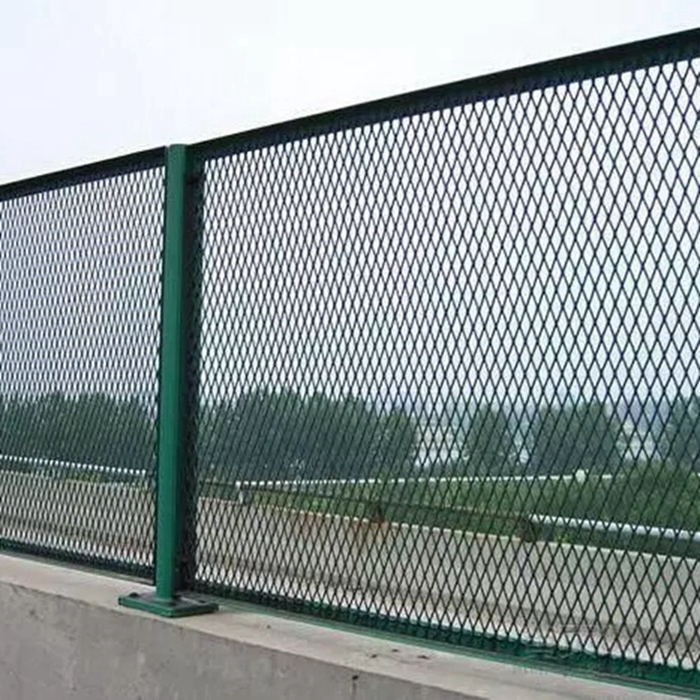 Security gate fencing panels expanded metal mesh fence