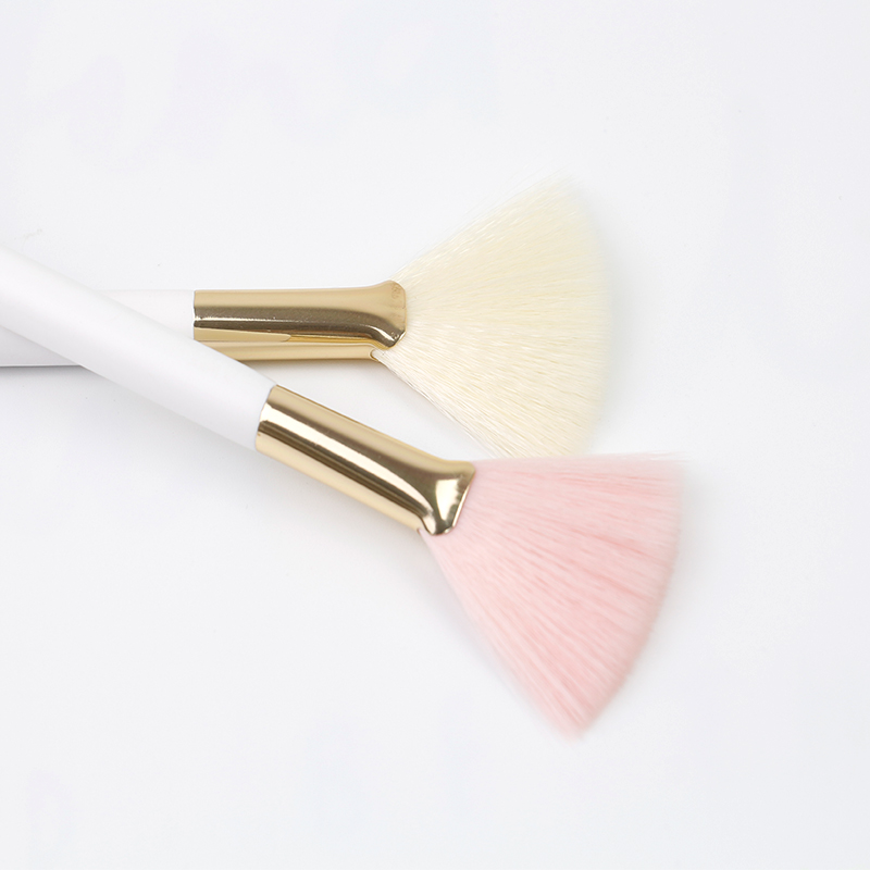 Beautiful Fan Brush for Woman