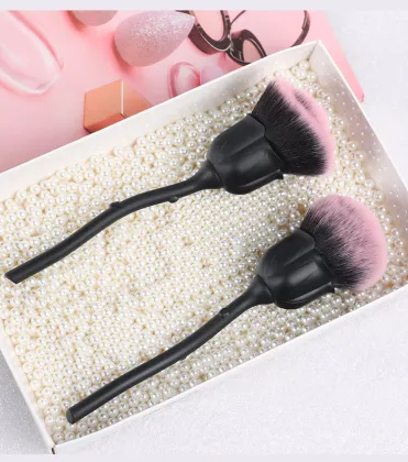 flower makeup brush  rose quartz brush makeup