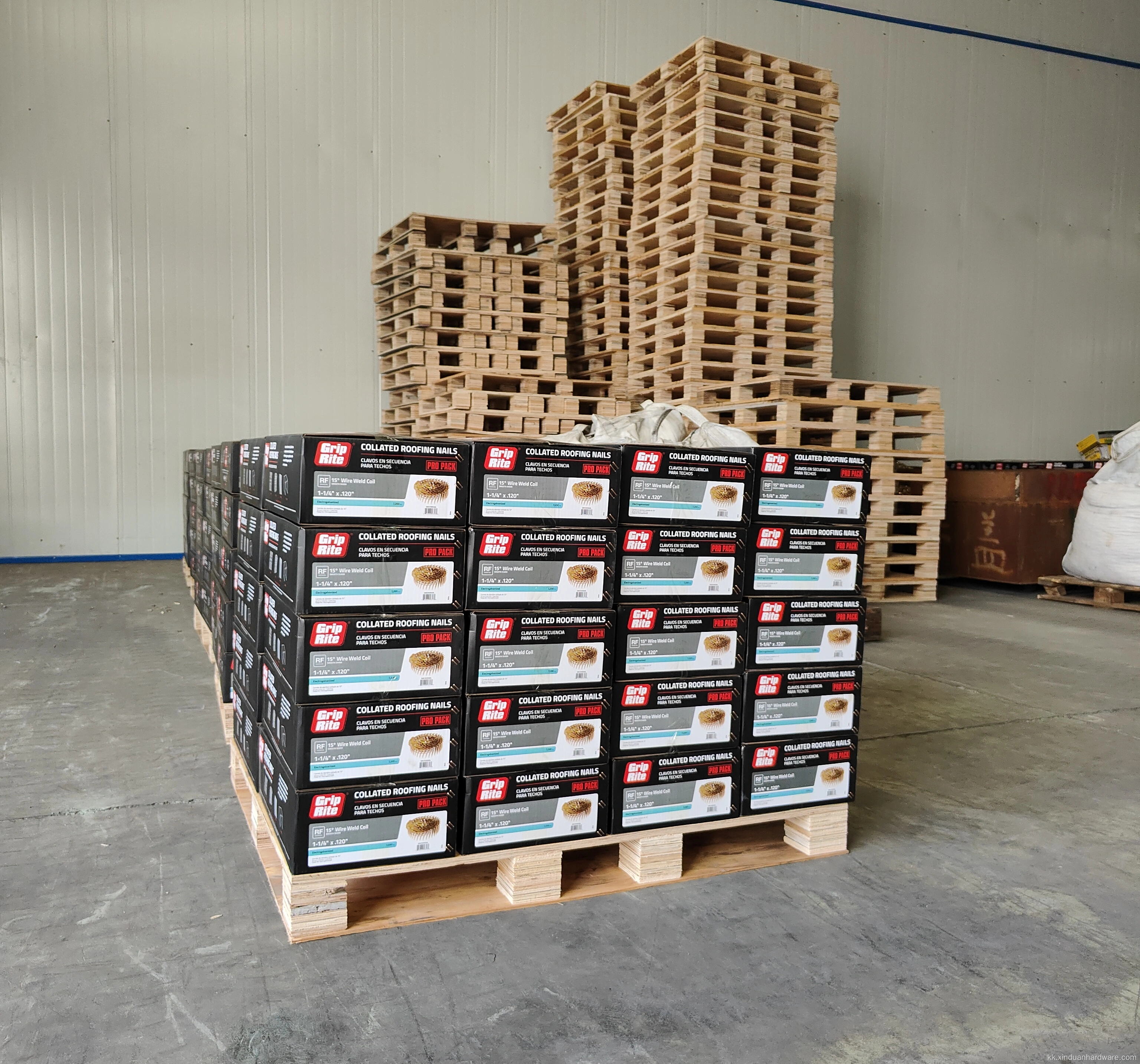 Small Cap Curly Tacks