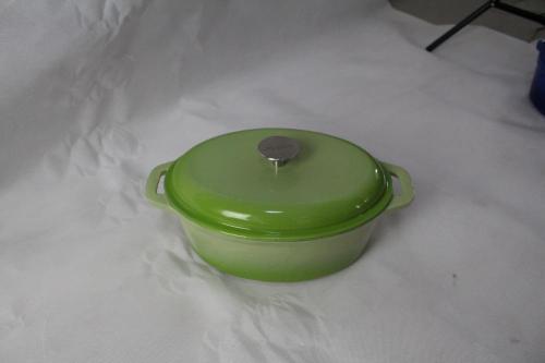 Pote de esmalte de ferro fundido para cozinhar em casa