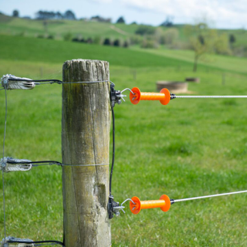 High Voltage Solar-Powered Security Fence Alarm System for Home Protection