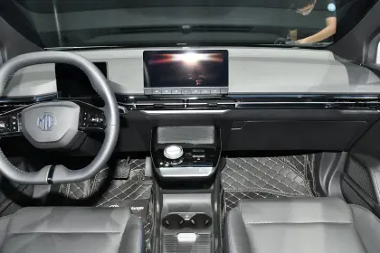 2023 New Energy MG Mulan Long Range Pure Electric Vehicle - In Stock