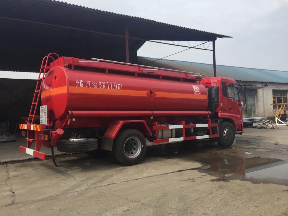 14000 Liters 4X2 Dongfeng Oil Tank Truck