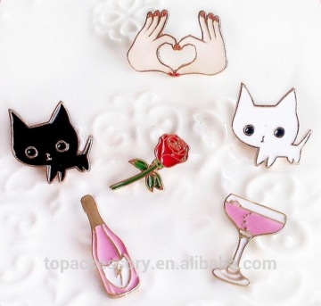 TLP61013-38 Cartoon Cat Kitty Cocktail Wine Rose Flower Hand Cute Metal Brooch Pins Button Pins Gift