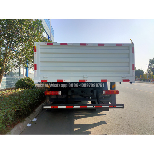 FOTON Aumark 6 wheels Cargo Truck Mounted XCMG Telescopic 6.3T Crane