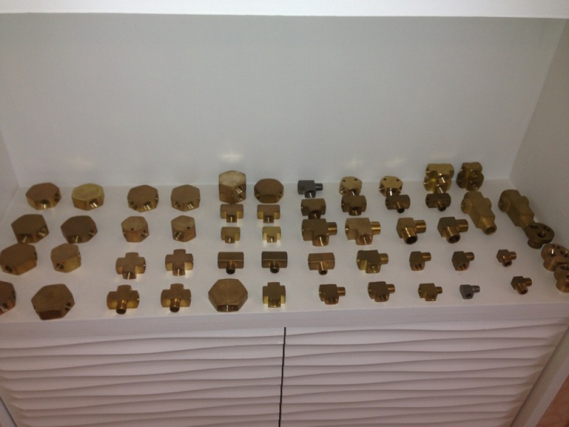 4-Way Brass Manifold Joint Fitting with Four 1/4\" Female NPT Connectors
