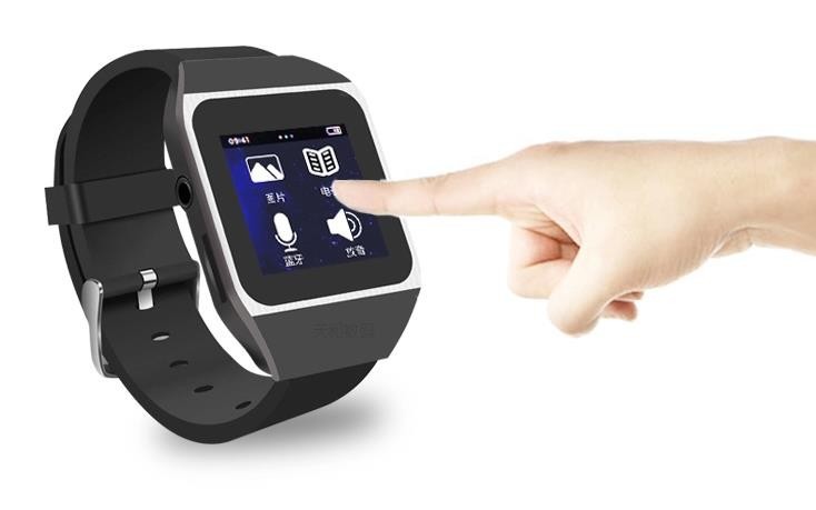 Touch Screen Portable MP3 Player 8GB Bluetooth Running Sports Music Player with FM Radio, can listen to music smart watch