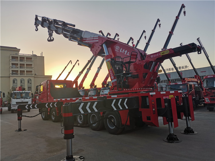 Boom Truck Crane