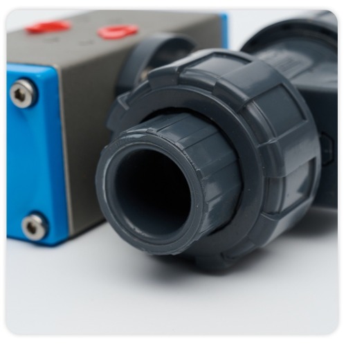 Plastic acid and alkali resistant ball valve