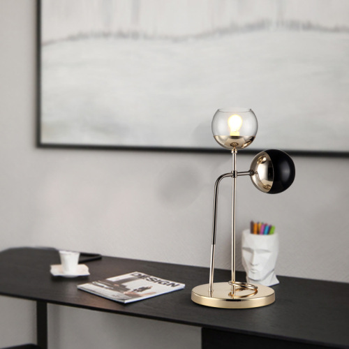 LEDER Black Metal Table Lamp