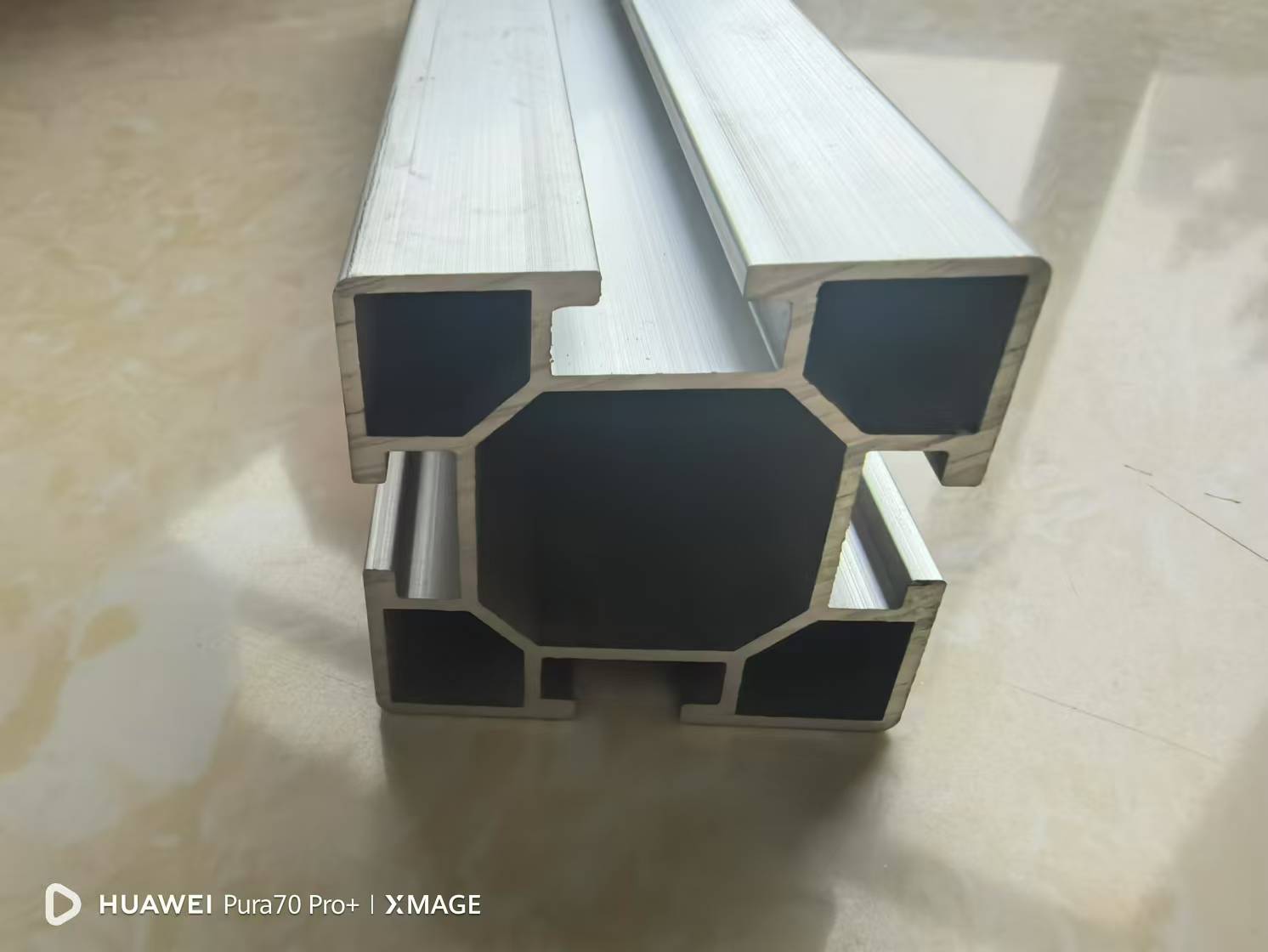 Anodized aluminum alloy extrusion rails