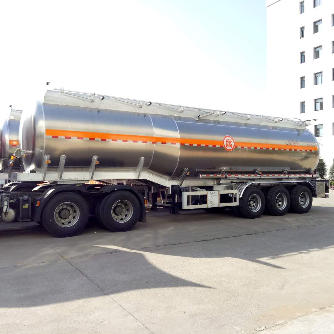 8×4 tanker Petroleum transport truck