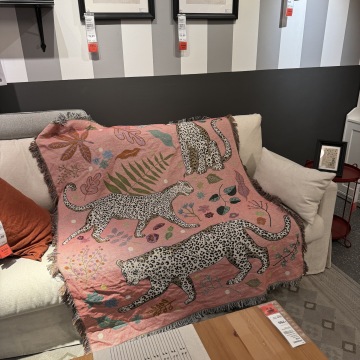 Hot Sale Animal Print Jacquard Blanket - Pink, Yellow, Blue, Leopard Pattern