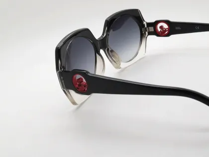 Black On Transprant Frame Grey Gradient Lens Vivienne Westwood Vw77702 Branded Sunglasses For Women