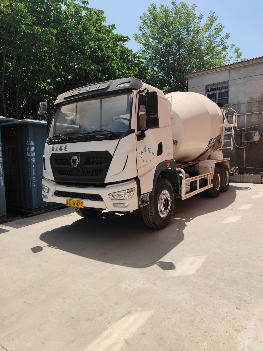 14 Cubic Meter Second Hand Concrete Mixer Trucks