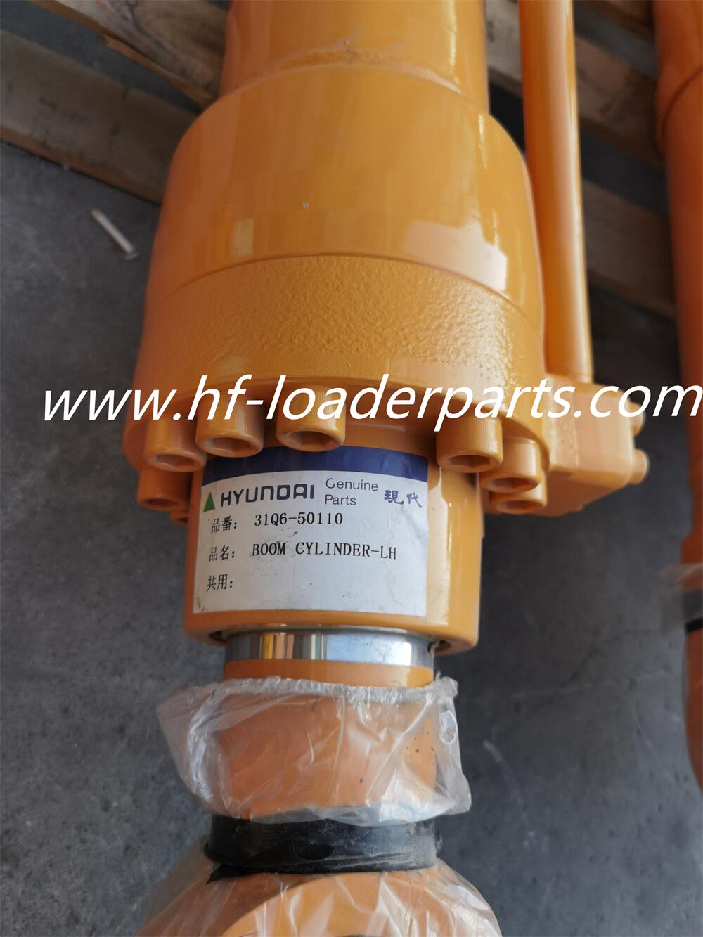 BOOM Hydraulic cylinder 31Q6-50110 of Hyundai excavator R210