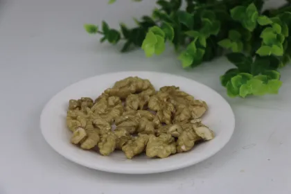 Natural Extra Light Walnut Kernels Bulk