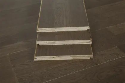 Oak wood engineered wood flooring