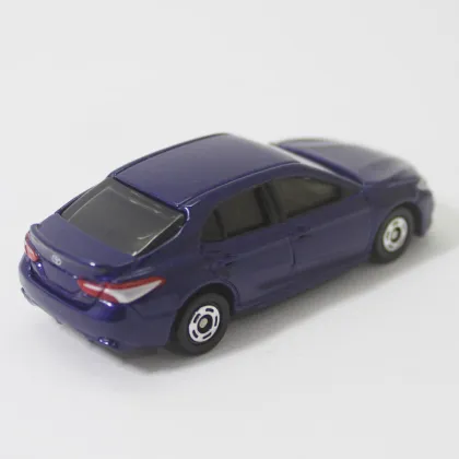 Tomica 1:64 Scale Die-Cast Cars: Toyota Camry Simulation Model