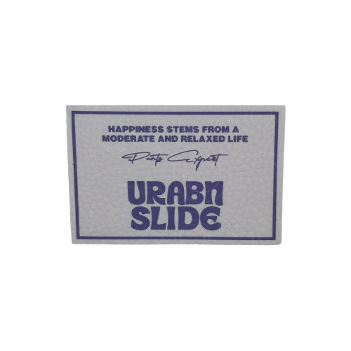 Label kulit dengan huruf silikon cetak layar sutra