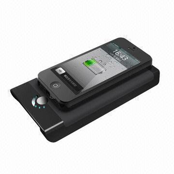 Wireless charger with 5,000mAh capacity